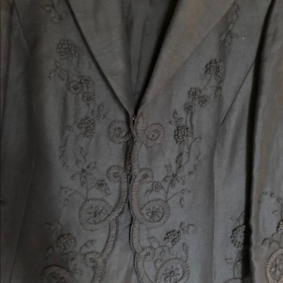 Black silk Dana Buchanan 3-D embroidery jacket - Picture 4 of 6